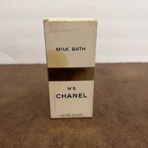Chanel No 5  Vintage Perfume Milk Bath Net Wt. 4 1/2 oz Milk Glass New Full Rare